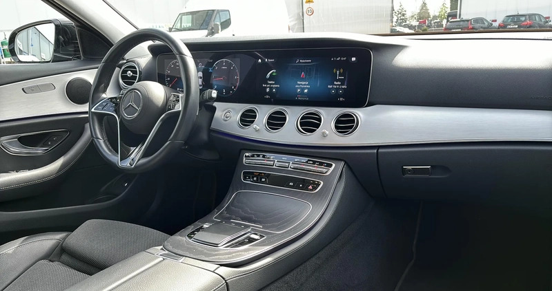 Mercedes-Benz Klasa E cena 212000 przebieg: 57190, rok produkcji 2021 z Wadowice małe 301